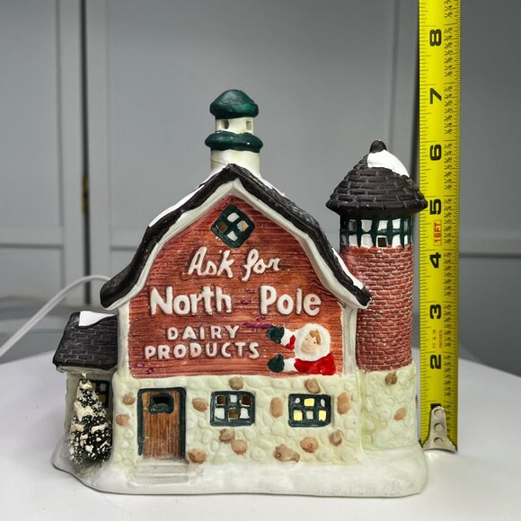 North Pole Dairy Products Illuminated Christmas Village Barn 1991 (No Box) - Picture 6 of 12